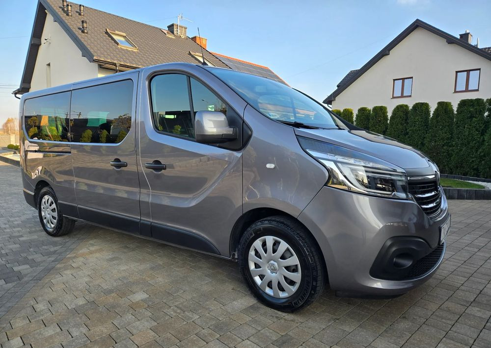 Renault Trafic Grand SpaceClass 2.0 dCi EDC - Voiture: photos 3 Renault Trafic Grand SpaceClass 2.0 dCi EDC - Voiture: photos 3