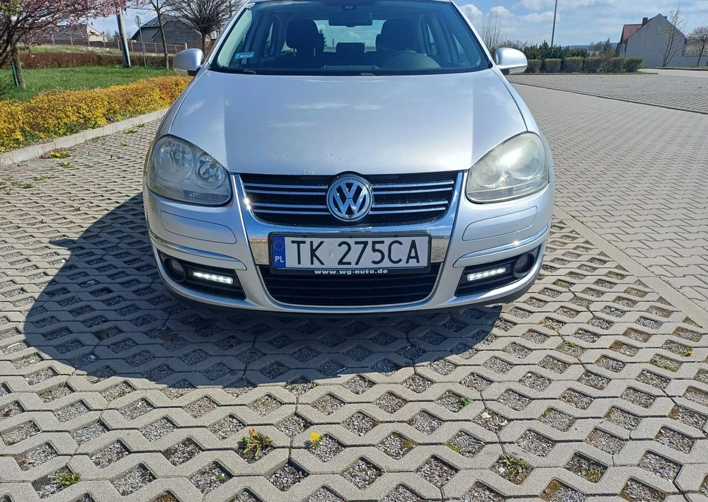 Volkswagen Jetta 2.0 TDI DPF Comfortline - Berline: photos 2 Volkswagen Jetta 2.0 TDI DPF Comfortline - Berline: photos 2