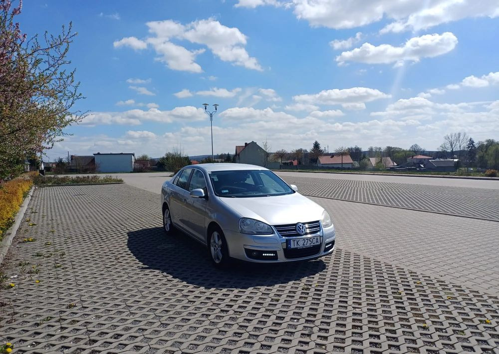 Volkswagen Jetta 2.0 TDI DPF Comfortline - Berline: photos 5 Volkswagen Jetta 2.0 TDI DPF Comfortline - Berline: photos 5