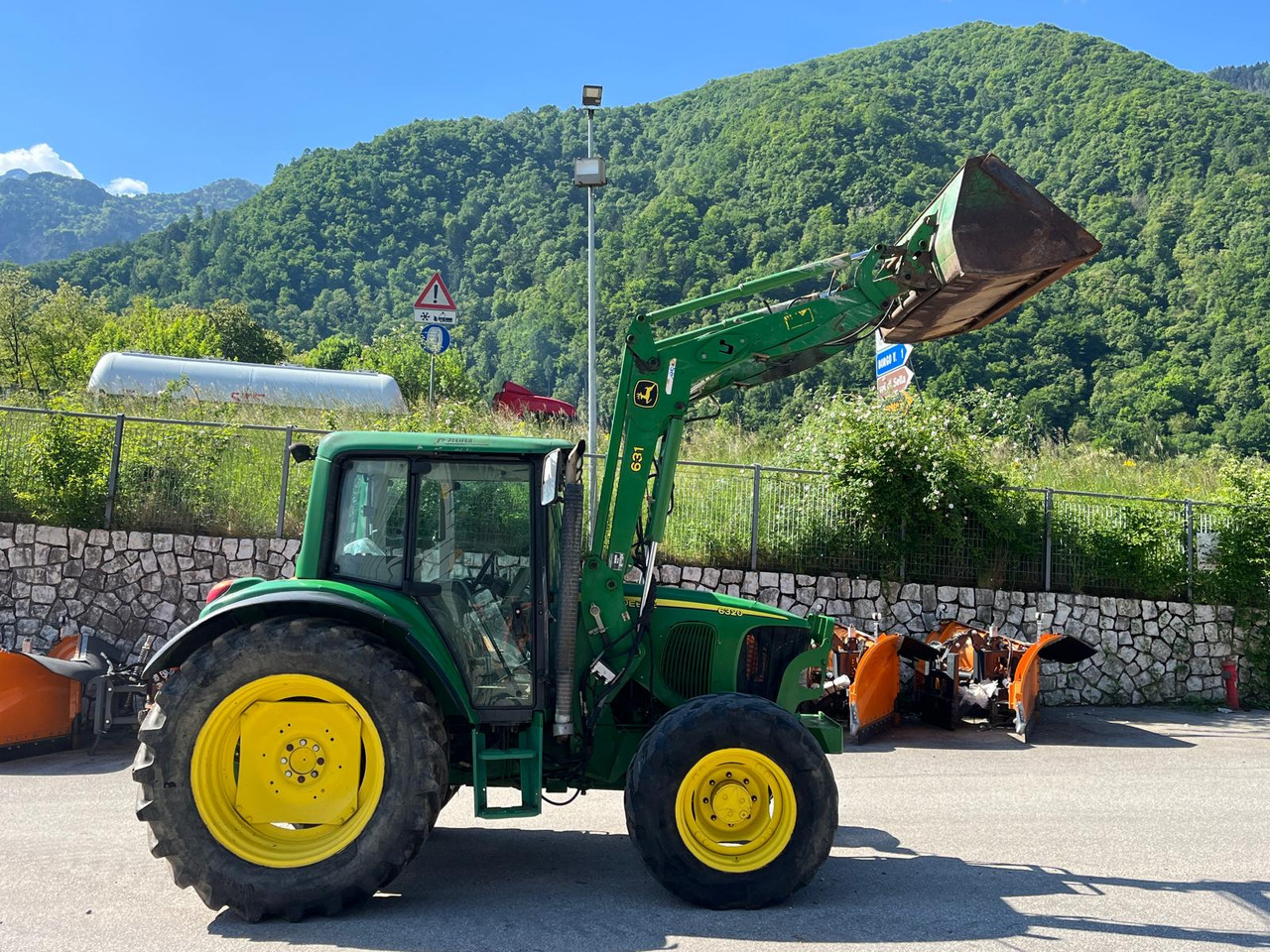 JOHN DEERE 6320 - Tracteur agricole: photos 4 JOHN DEERE 6320 - Tracteur agricole: photos 4