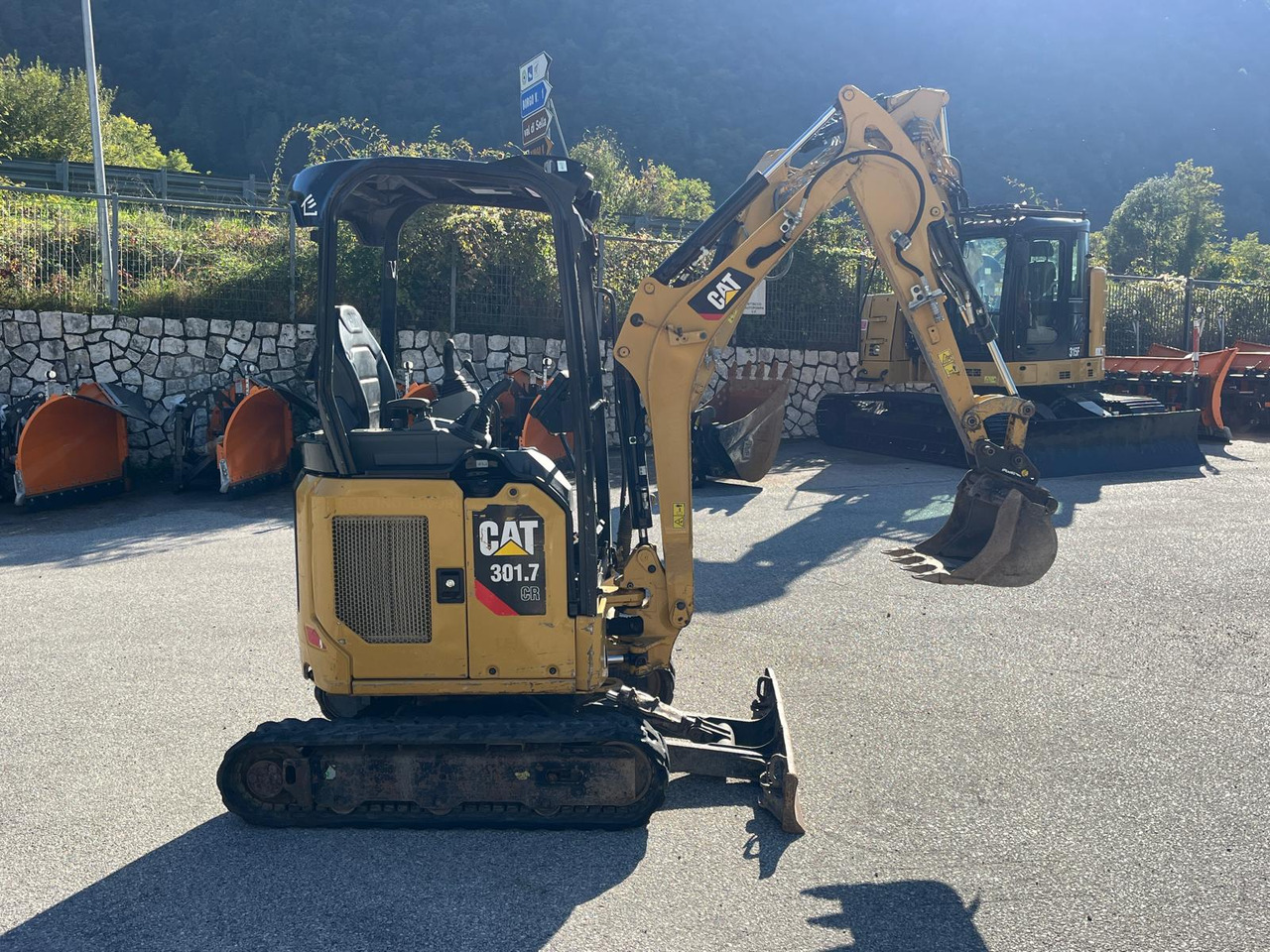 MINIESCAVATORE CAT 301.7 CR - Mini pelle: photos 5 MINIESCAVATORE CAT 301.7 CR - Mini pelle: photos 5