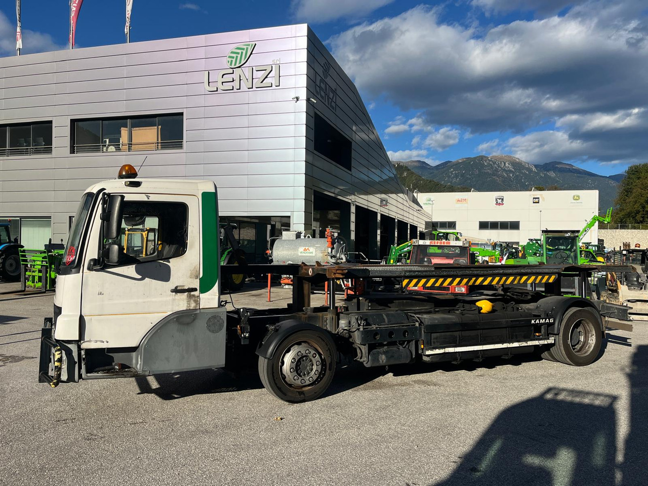 STRADALE MERCEDES-BENZ KAMAG - Camion porte-conteneur/ Caisse mobile: photos 2 STRADALE MERCEDES-BENZ KAMAG - Camion porte-conteneur/ Caisse mobile: photos 2