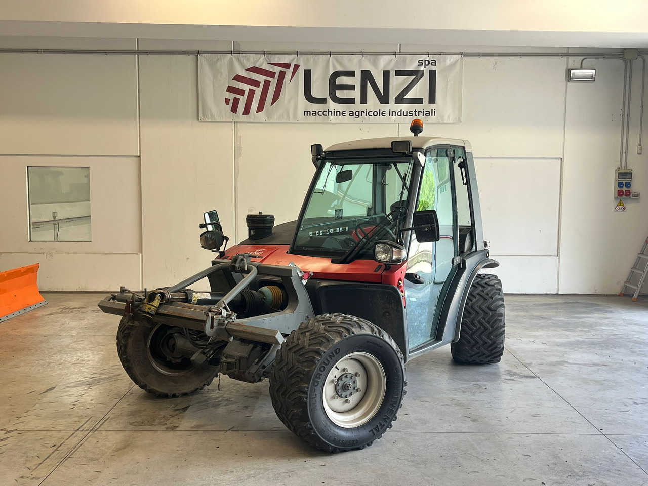 TRATTORE AEBI TT 270 - Tracteur agricole: photos 1 TRATTORE AEBI TT 270 - Tracteur agricole: photos 1
