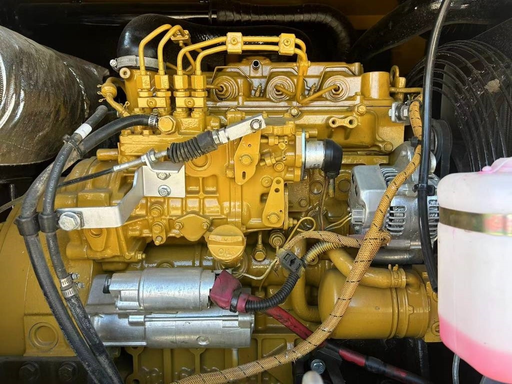 CAT 308 - Mini pelle: photos 3 CAT 308 - Mini pelle: photos 3