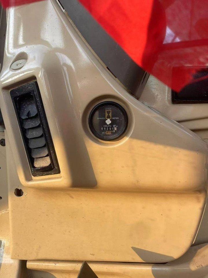 CAT 320 B  - Pelle sur chenille: photos 3 CAT 320 B  - Pelle sur chenille: photos 3