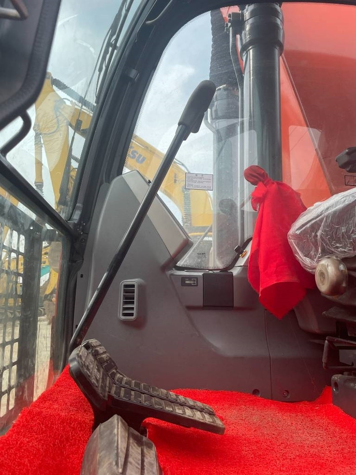 Doosan DX 225 LCA - Pelle sur chenille: photos 3 Doosan DX 225 LCA - Pelle sur chenille: photos 3