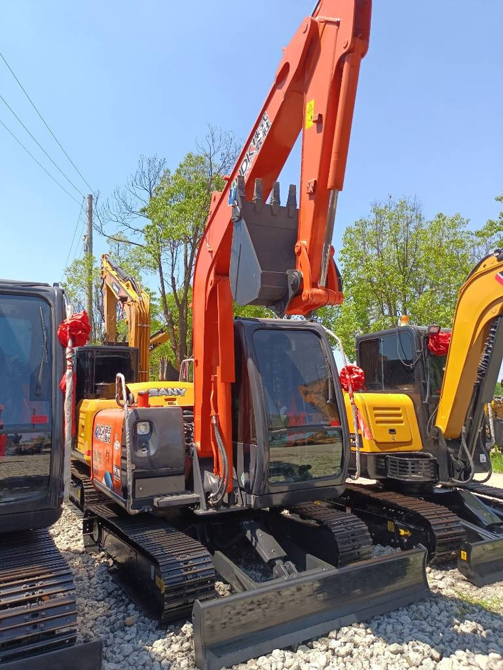 Hitachi 60 - Pelle sur chenille: photos 1 Hitachi 60 - Pelle sur chenille: photos 1
