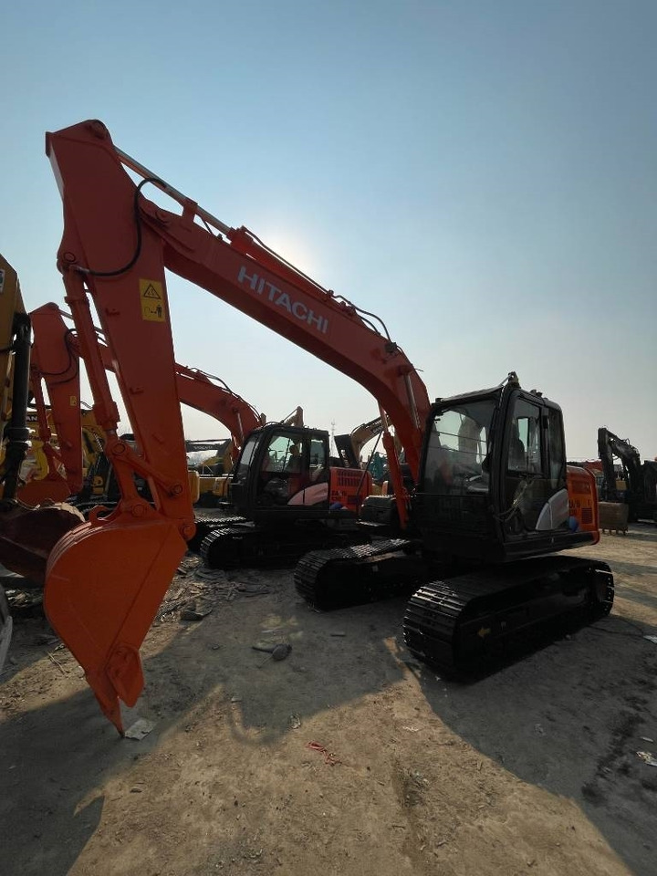 Hitachi ZX 130  - Pelle sur chenille: photos 2 Hitachi ZX 130  - Pelle sur chenille: photos 2