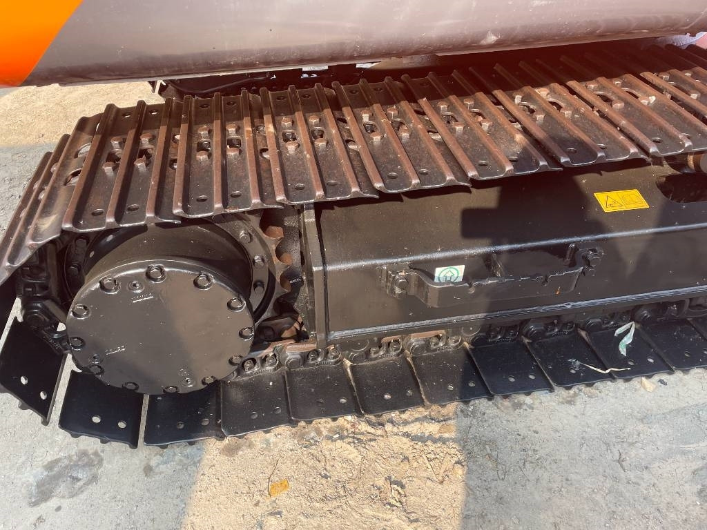 Hitachi ZX 130  - Pelle sur chenille: photos 4 Hitachi ZX 130  - Pelle sur chenille: photos 4