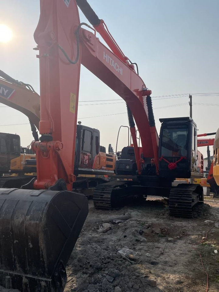 Hitachi ZX 210 - Pelle sur chenille: photos 1 Hitachi ZX 210 - Pelle sur chenille: photos 1