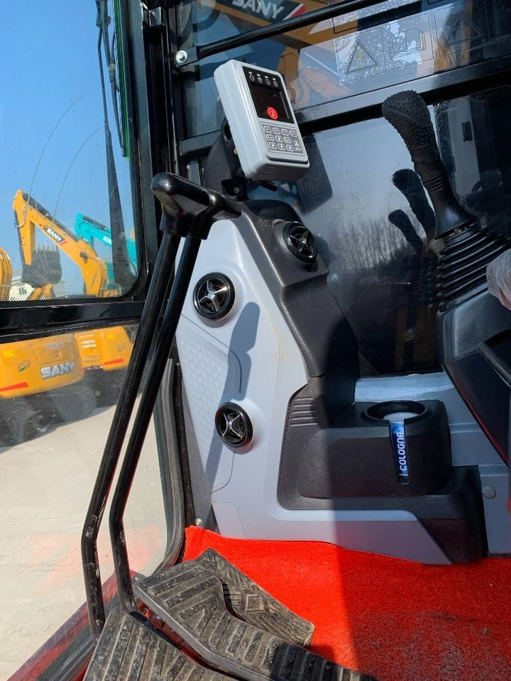 Sany SY 95 C - Pelle sur chenille: photos 4 Sany SY 95 C - Pelle sur chenille: photos 4