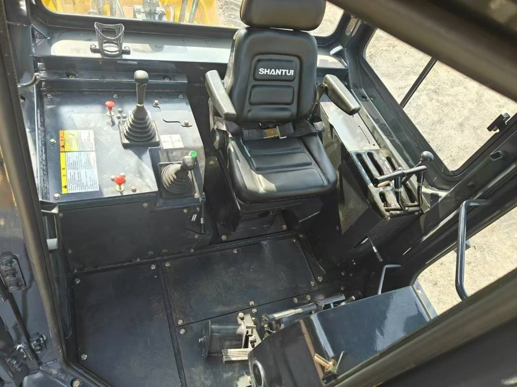 Bulldozer Shantui SD 32: photos 12 Bulldozer Shantui SD 32: photos 12