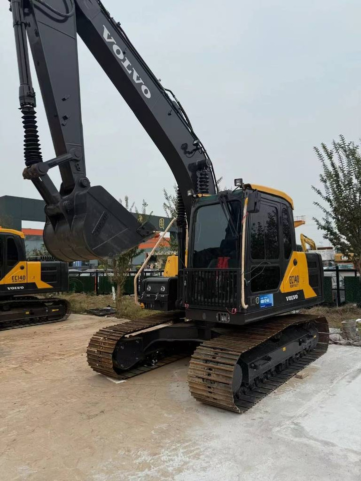 Volvo EC 140 - Pelle sur chenille: photos 1 Volvo EC 140 - Pelle sur chenille: photos 1
