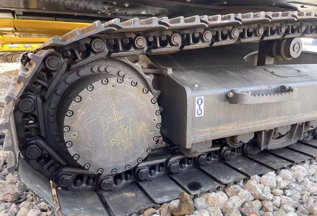 Volvo EC 240 - Pelle sur chenille: photos 4 Volvo EC 240 - Pelle sur chenille: photos 4