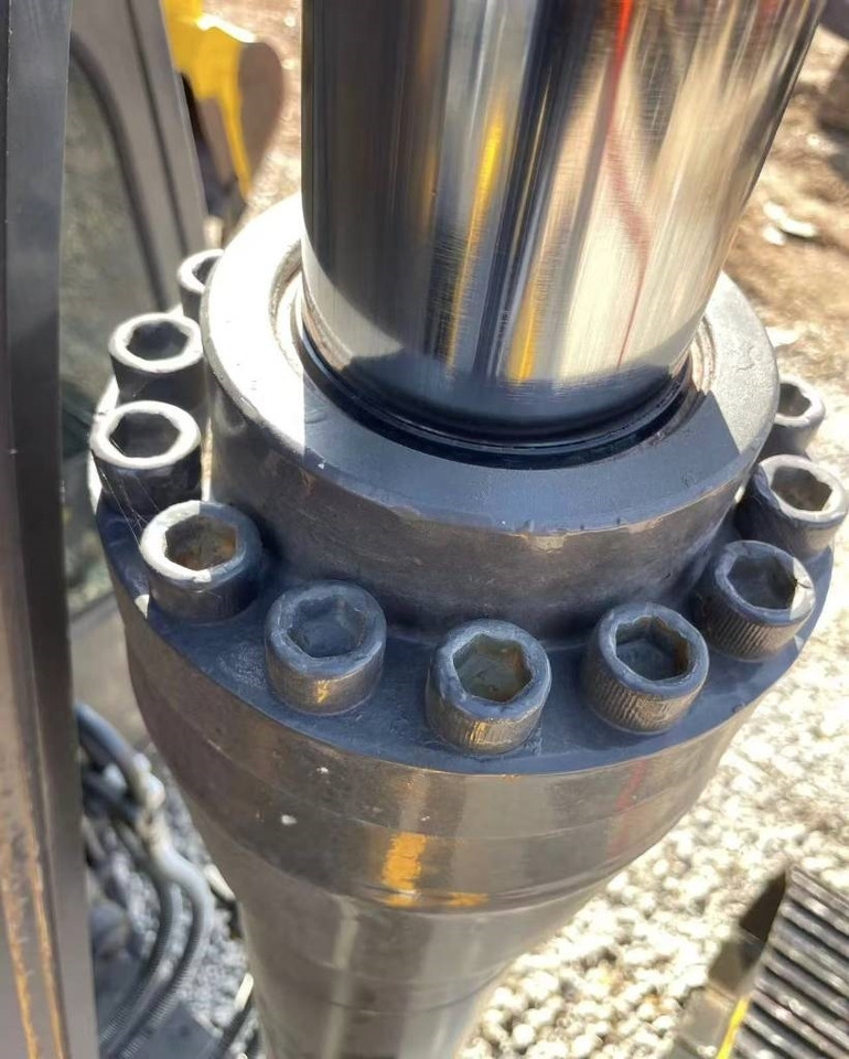 Volvo EC 240 - Pelle sur chenille: photos 3 Volvo EC 240 - Pelle sur chenille: photos 3