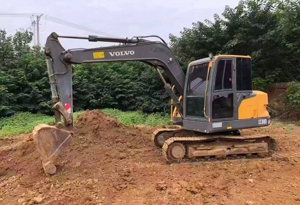 Volvo EC 80 D - Pelle sur chenille: photos 3 Volvo EC 80 D - Pelle sur chenille: photos 3