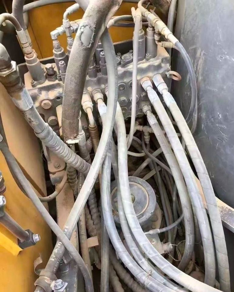 Volvo EC 80 D - Pelle sur chenille: photos 5 Volvo EC 80 D - Pelle sur chenille: photos 5