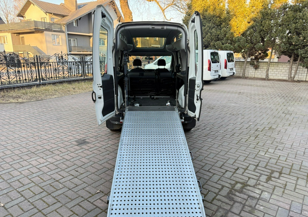Fiat Doblo II Doblo 1.6-120KM dla Niepełnosprawnych RAMPA Inwalida Model 2020 - Voiture: photos 3 Fiat Doblo II Doblo 1.6-120KM dla Niepełnosprawnych RAMPA Inwalida Model 2020 - Voiture: photos 3