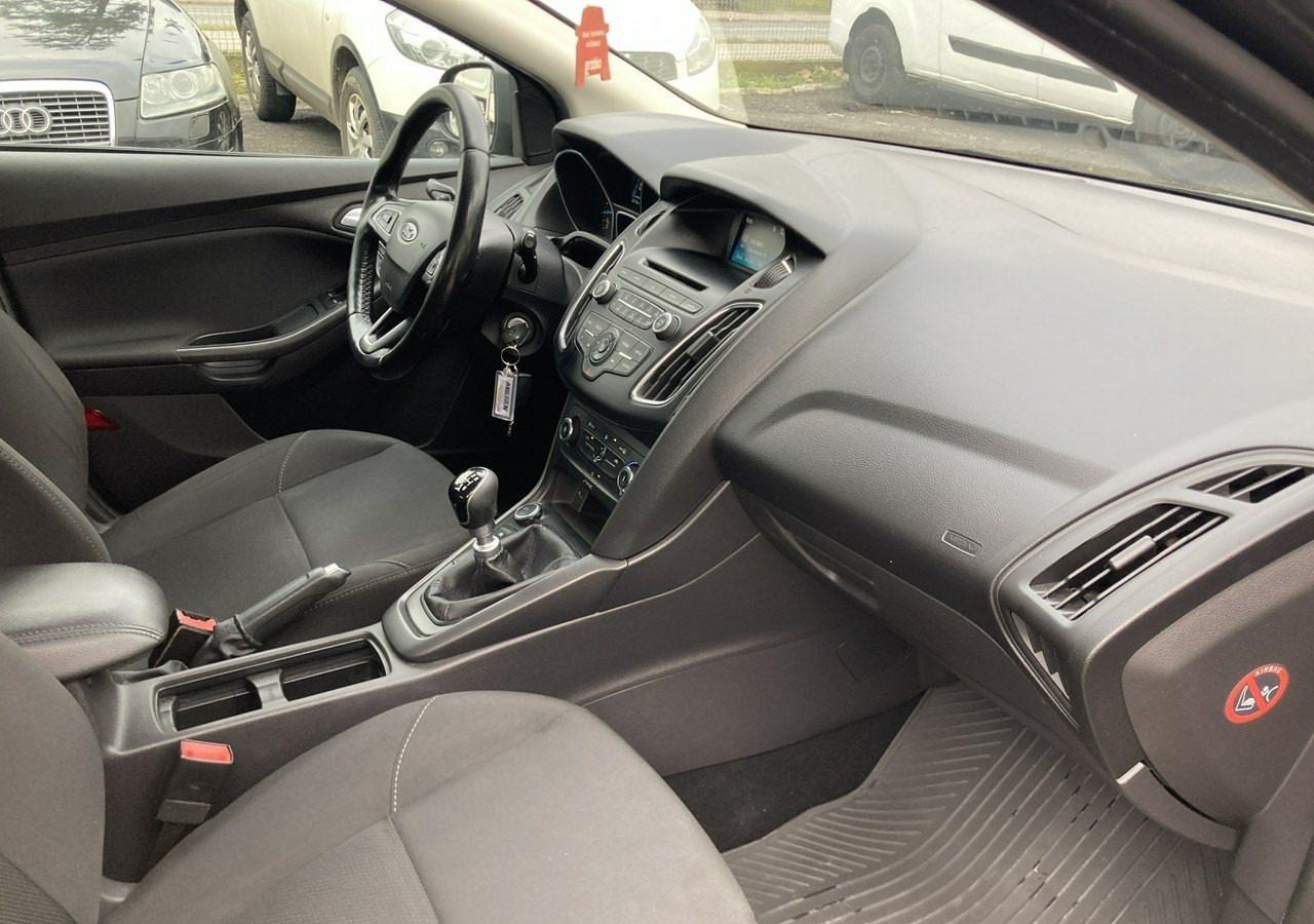 Ford Focus III Focus 1.0 EcoBoost Klima Salon PL 2015 - Voiture à hayon: photos 2 Ford Focus III Focus 1.0 EcoBoost Klima Salon PL 2015 - Voiture à hayon: photos 2