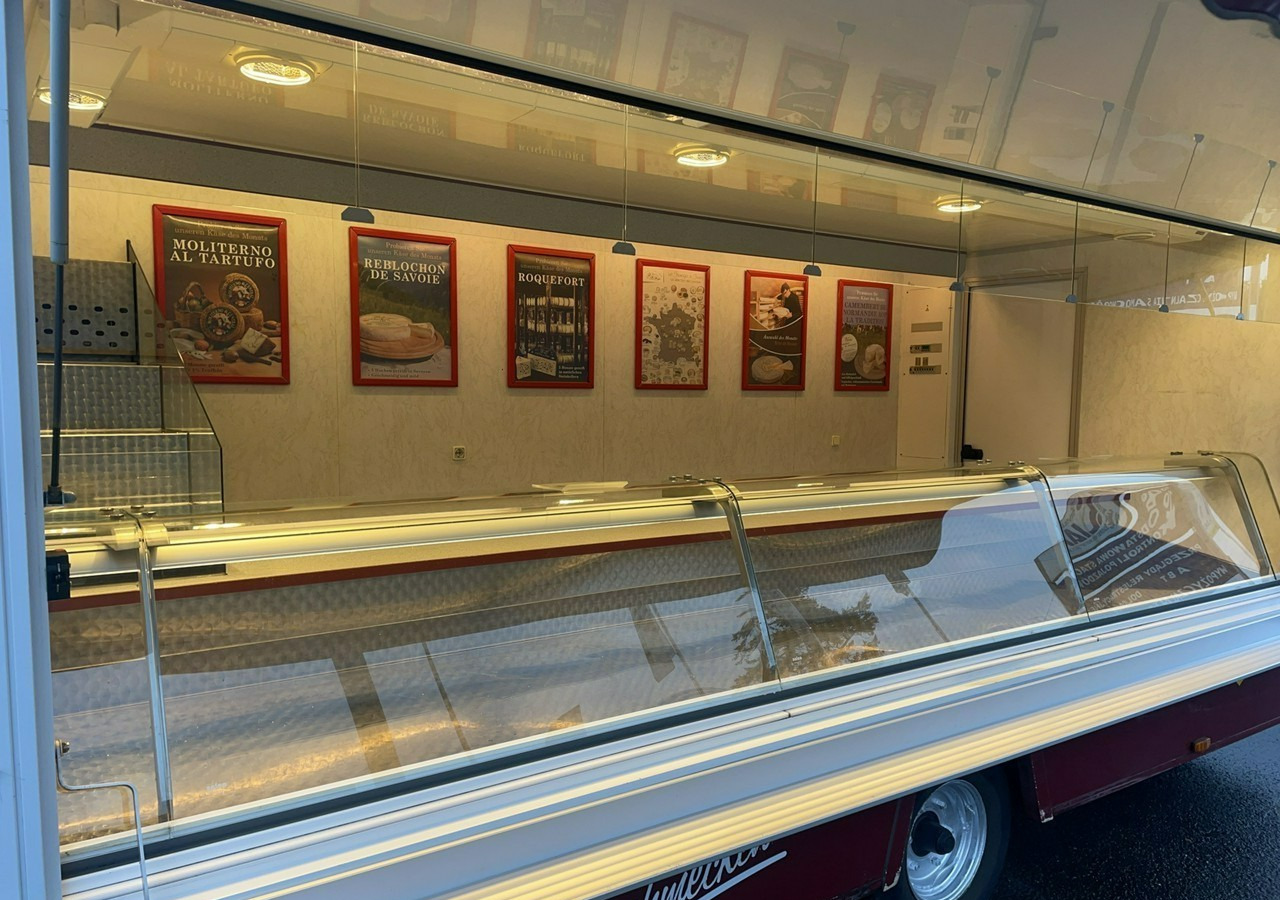 Inna Inny Przyczepa Gastronomiczna food truck foodtruck Autosklep Sklep bar - Remorque magasin: photos 4 Inna Inny Przyczepa Gastronomiczna food truck foodtruck Autosklep Sklep bar - Remorque magasin: photos 4