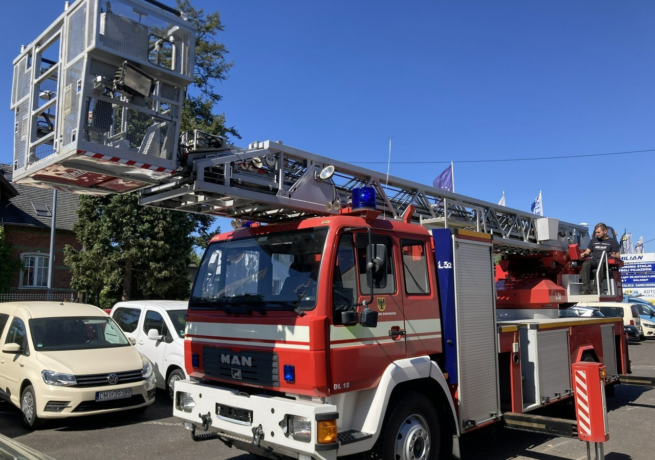 MAN Inny MAN Man 15,280 Straż pożarna drabina Strażacka zwyżka podnośnik 32m Metz - Camion de pompier: photos 4 MAN Inny MAN Man 15,280 Straż pożarna drabina Strażacka zwyżka podnośnik 32m Metz - Camion de pompier: photos 4