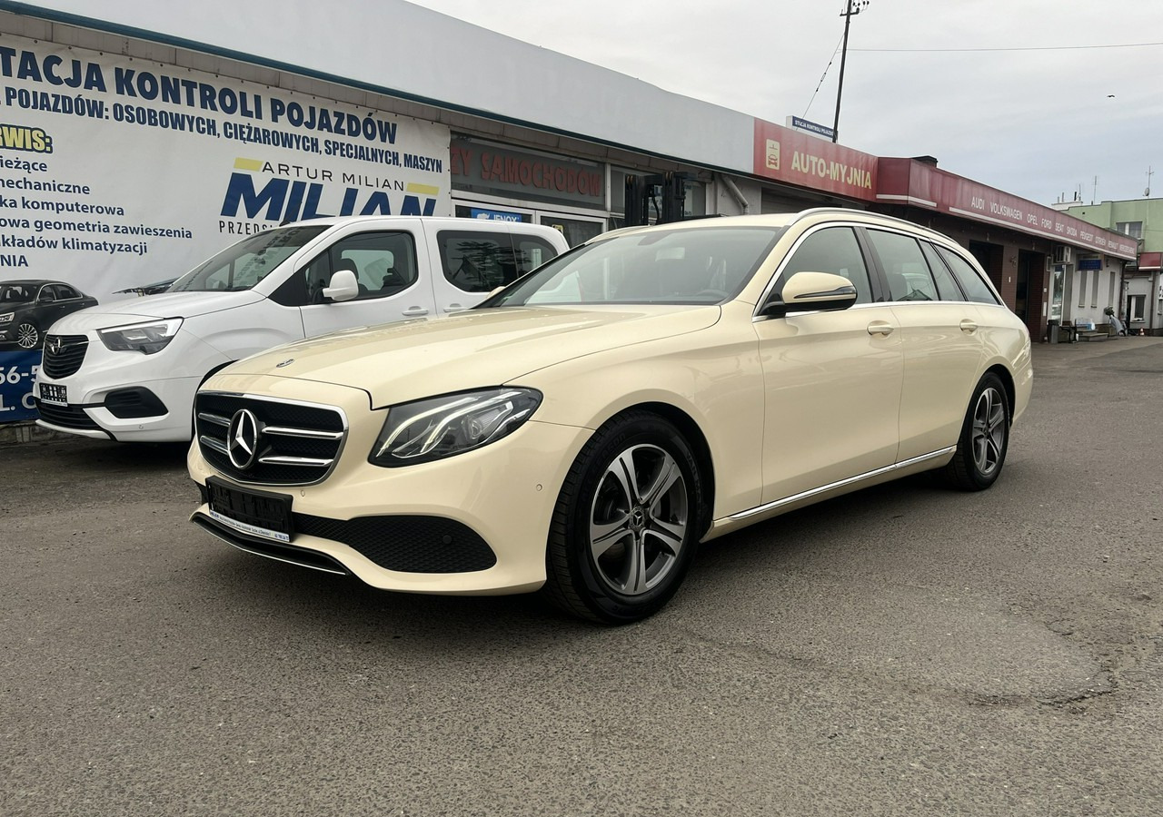 Mercedes-Benz Klasa E E220d T 9G-tronic 197KM Navi FullLed Kamera Asystent Model 2020 FV 2 - Voiture: photos 2 Mercedes-Benz Klasa E E220d T 9G-tronic 197KM Navi FullLed Kamera Asystent Model 2020 FV 2 - Voiture: photos 2