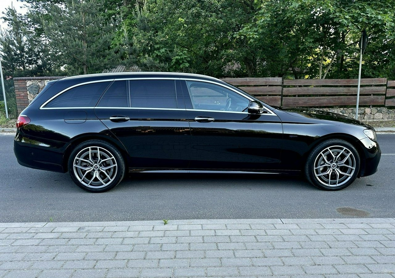 Mercedes-Benz Klasa E E300de 2.0Diesel Hybrid Plug-in zasięg 50km AMG Premium+ Faktura Vat - Voiture: photos 2 Mercedes-Benz Klasa E E300de 2.0Diesel Hybrid Plug-in zasięg 50km AMG Premium+ Faktura Vat - Voiture: photos 2