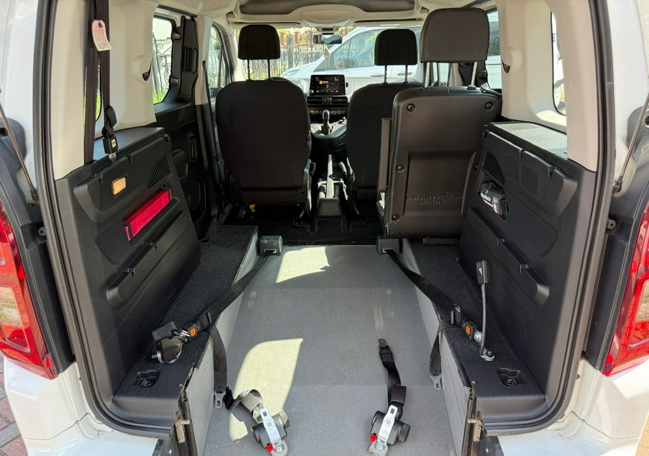 Opel Combo IV Combo Life Combo do przewozu Niepełnosprawnych inwalida rampa Model 2021 - Voiture: photos 4 Opel Combo IV Combo Life Combo do przewozu Niepełnosprawnych inwalida rampa Model 2021 - Voiture: photos 4