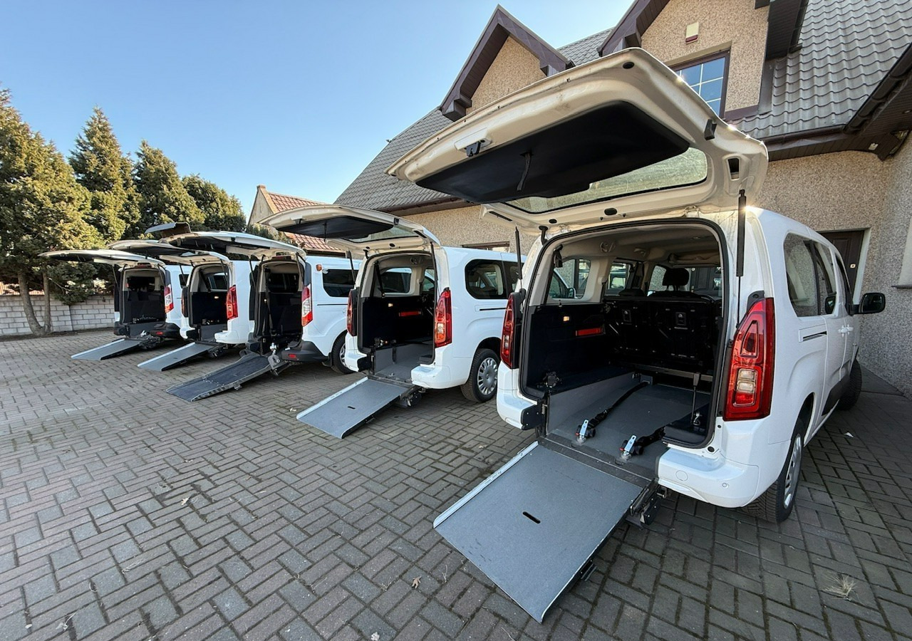 Opel Combo IV Combo Life Combo do przewozu Niepełnosprawnych inwalida rampa Model 2021 - Voiture: photos 2 Opel Combo IV Combo Life Combo do przewozu Niepełnosprawnych inwalida rampa Model 2021 - Voiture: photos 2