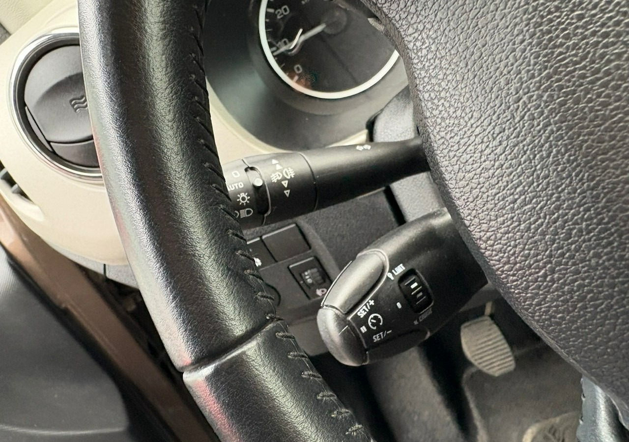 Voiture break Peugeot Partner II Peugeot Partner Tepee 100 Family Model 2013: photos 17