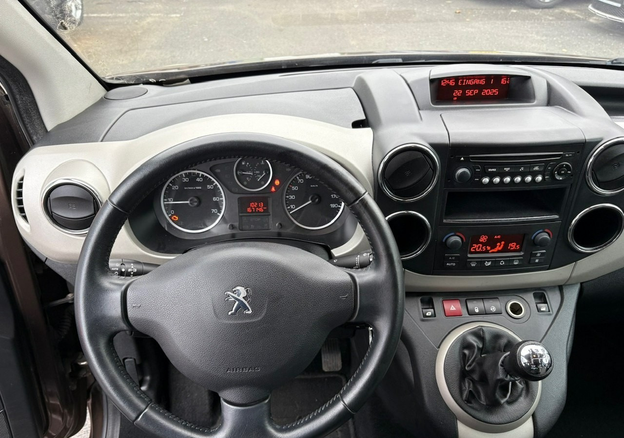 Voiture break Peugeot Partner II Peugeot Partner Tepee 100 Family Model 2013: photos 13