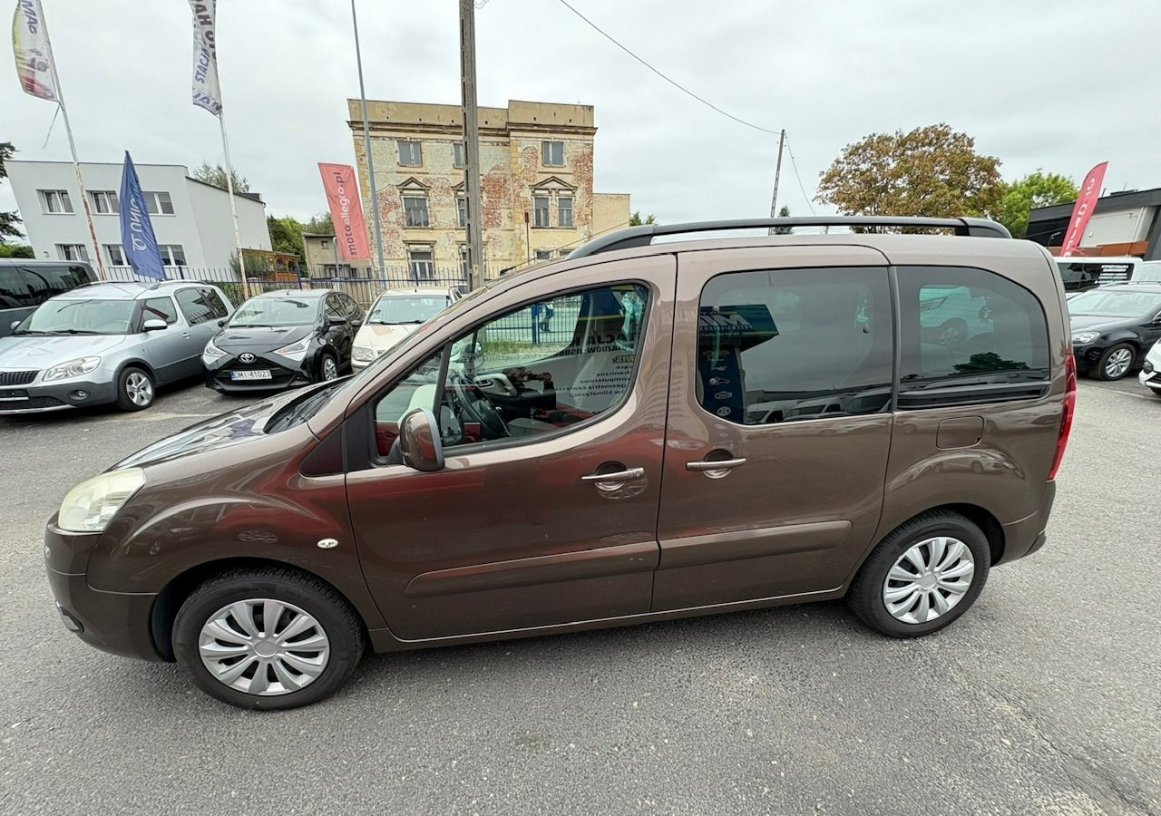 Voiture break Peugeot Partner II Peugeot Partner Tepee 100 Family Model 2013: photos 6