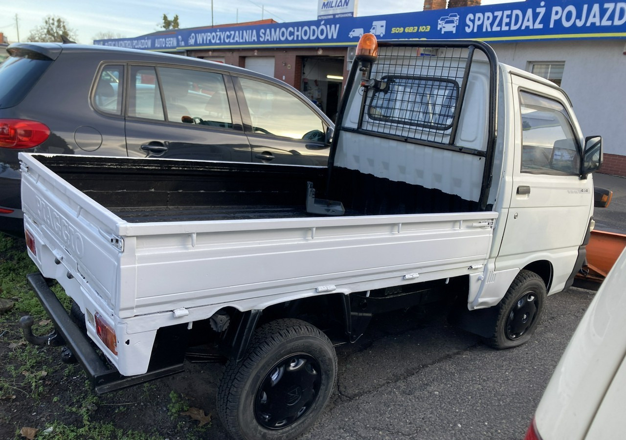 Piaggio Piaggio Porter 4X4 Skrzynia odśnieżarka Pług 2011 - Engin de déneigement: photos 3 Piaggio Piaggio Porter 4X4 Skrzynia odśnieżarka Pług 2011 - Engin de déneigement: photos 3