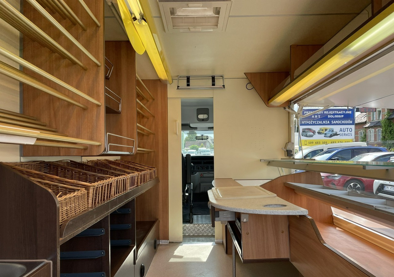 Renault Master Autosklep pieczywa Sklep Gastronomiczny Food Truck Foodtruck 2009 - Camion magasin: photos 3 Renault Master Autosklep pieczywa Sklep Gastronomiczny Food Truck Foodtruck 2009 - Camion magasin: photos 3