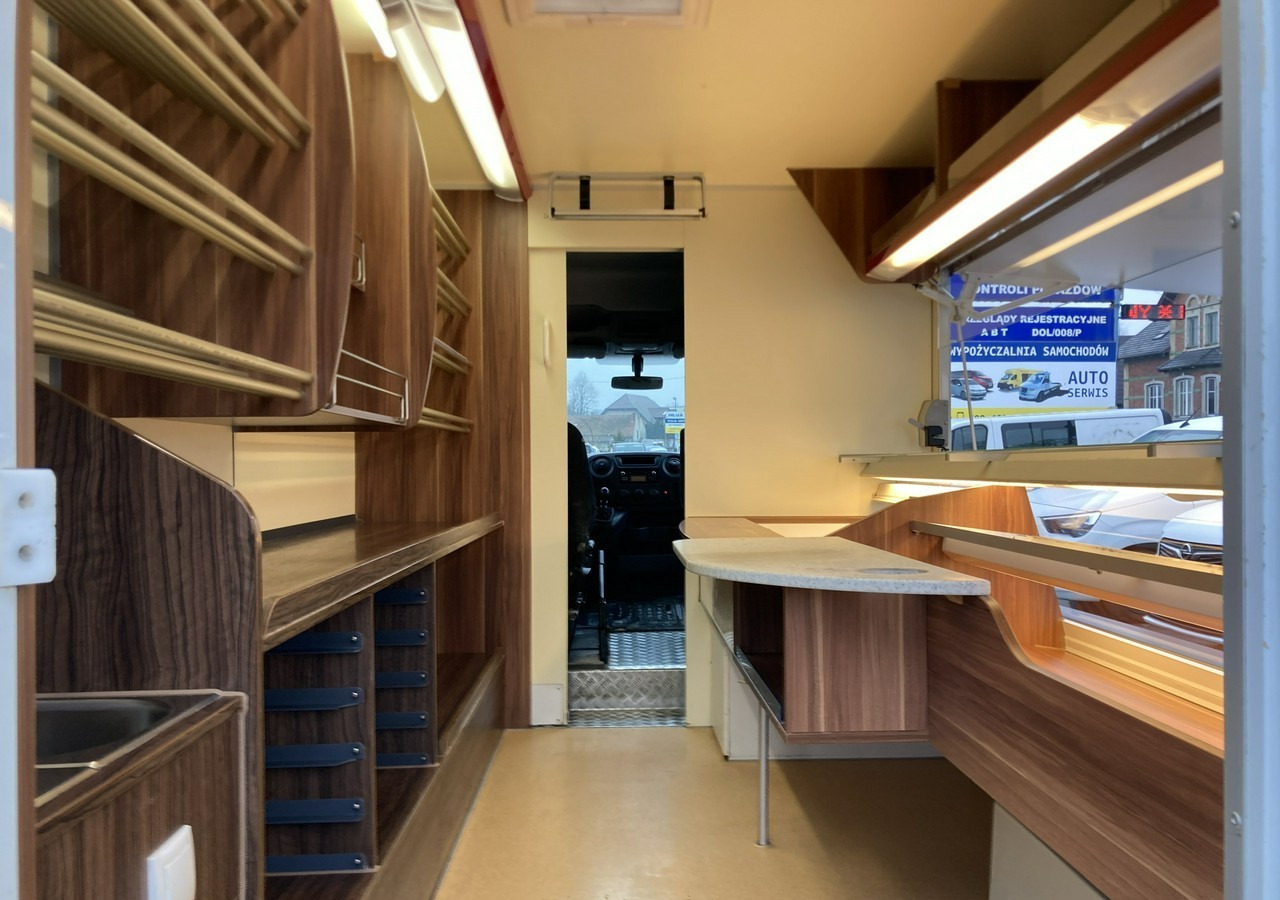 Renault Master Autosklep sklep Bar Gastronomiczny Food Truck Foodtruck Borco 2017 - Camion magasin: photos 3 Renault Master Autosklep sklep Bar Gastronomiczny Food Truck Foodtruck Borco 2017 - Camion magasin: photos 3