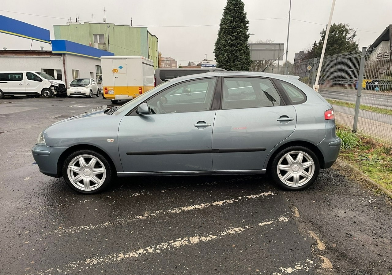 SEAT Ibiza IV 1,4 16V 75KM Sport Edition 1właściciel Klimatronik Alufelgi 2006 - Voiture à hayon: photos 2 SEAT Ibiza IV 1,4 16V 75KM Sport Edition 1właściciel Klimatronik Alufelgi 2006 - Voiture à hayon: photos 2