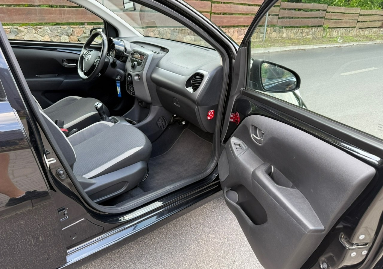 Voiture à hayon Toyota Aygo II Toyota Aygo 1.0-16V Klima Salon PL 24651km Model 2021: photos 16