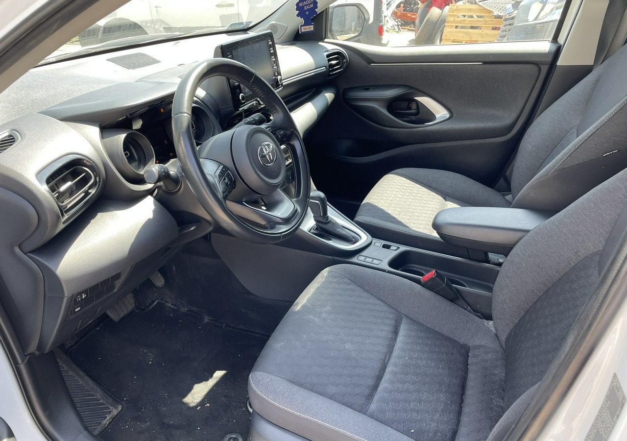 Toyota Yaris IV Toyota Yaris Hybrid 1.5 Active Salon PL 2023 FV 23% - Voiture à hayon: photos 3 Toyota Yaris IV Toyota Yaris Hybrid 1.5 Active Salon PL 2023 FV 23% - Voiture à hayon: photos 3