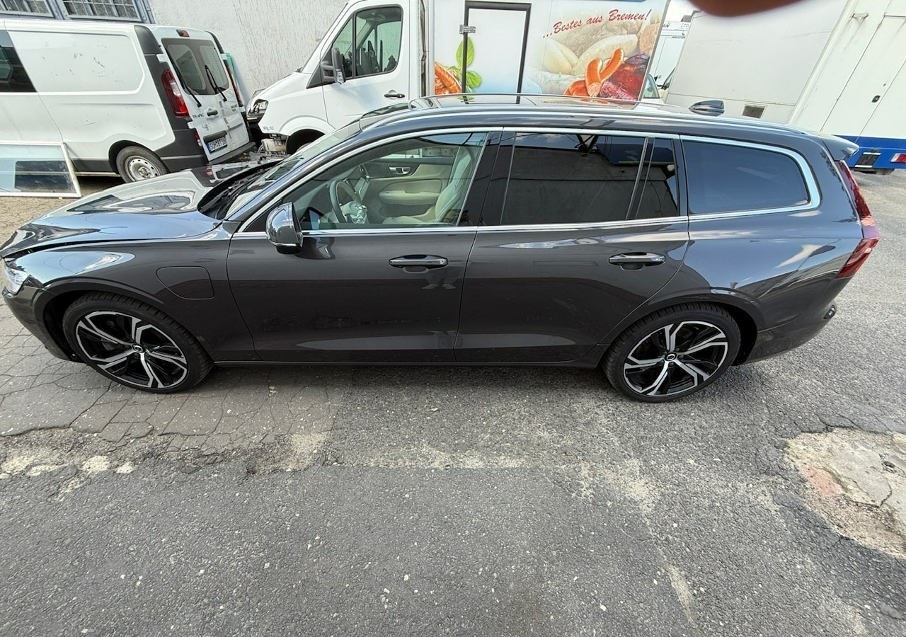 Volvo V60 II Volvo V60 2.0 T8 Plug-in Hybrid 455KM AWD Bogata Wersja Model 2024 - Voiture: photos 2 Volvo V60 II Volvo V60 2.0 T8 Plug-in Hybrid 455KM AWD Bogata Wersja Model 2024 - Voiture: photos 2