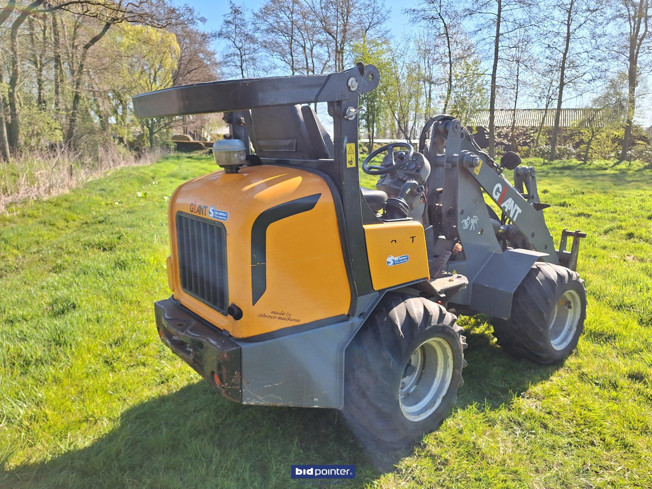 Giant D337T - Chargeuse sur pneus: photos 5 Giant D337T - Chargeuse sur pneus: photos 5