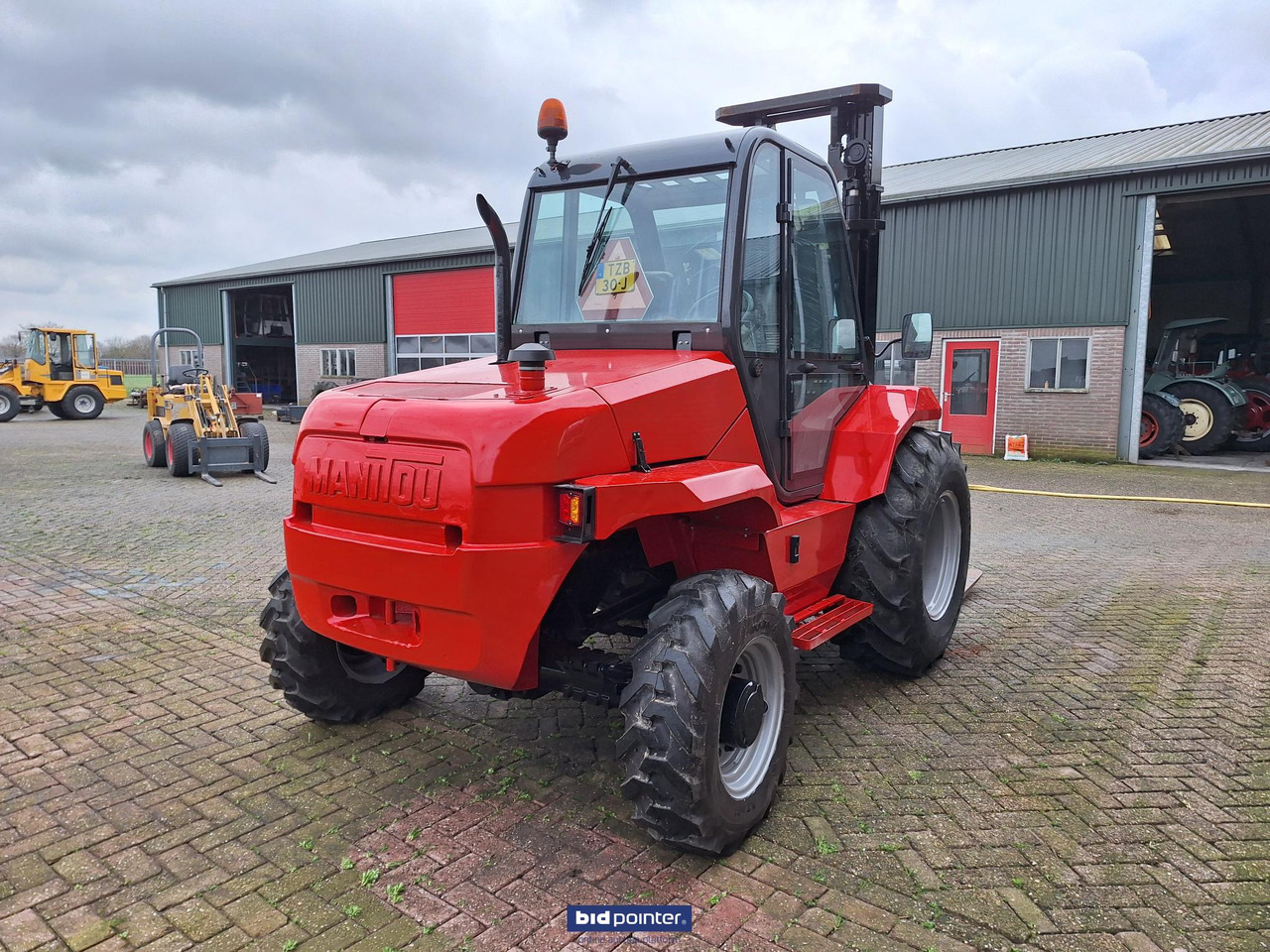 Manitou 30-4 4x4 - Chariot élévateur diesel: photos 5 Manitou 30-4 4x4 - Chariot élévateur diesel: photos 5