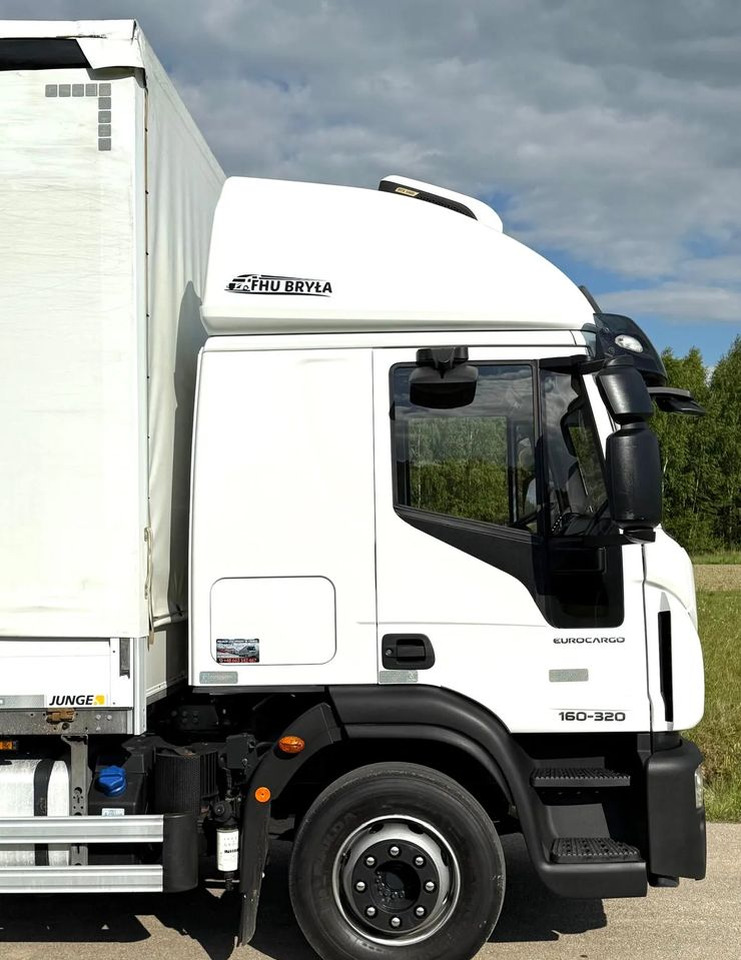 Iveco EUROCARGO 160E320/FIRANKA/WINDA/AUTOMAT/NISKI PRZEBIEG/E6/SPROWADZONY/PIERWSZY WŁAŚCICIEL - Camion à rideaux coulissants: photos 5 Iveco EUROCARGO 160E320/FIRANKA/WINDA/AUTOMAT/NISKI PRZEBIEG/E6/SPROWADZONY/PIERWSZY WŁAŚCICIEL - Camion à rideaux coulissants: photos 5