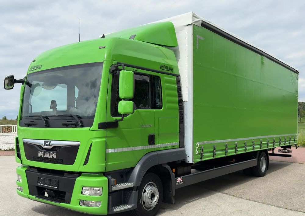 MAN TGL12.250/E6/20PALET/10.2018/SERWISOWANY/NISKI PRZEBIEG/WINDA/FIRANKA//JAK NOWY/SERWISOWANY - Camion à rideaux coulissants: photos 2 MAN TGL12.250/E6/20PALET/10.2018/SERWISOWANY/NISKI PRZEBIEG/WINDA/FIRANKA//JAK NOWY/SERWISOWANY - Camion à rideaux coulissants: photos 2