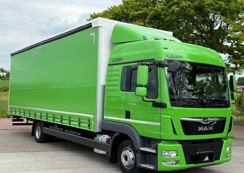 MAN TGL12.250/E6/20PALET/10.2018/SERWISOWANY/NISKI PRZEBIEG/WINDA/FIRANKA//JAK NOWY/SERWISOWANY - Camion à rideaux coulissants: photos 2 MAN TGL12.250/E6/20PALET/10.2018/SERWISOWANY/NISKI PRZEBIEG/WINDA/FIRANKA//JAK NOWY/SERWISOWANY - Camion à rideaux coulissants: photos 2