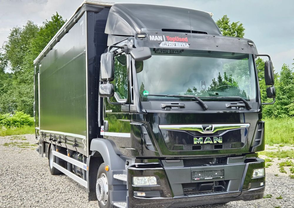 MAN TGM 12.290 / 15.290 / E6/ FIRANKA /BOCZNE DRZWI / BURTO-FIRANKA / 18PALET / WINDA / NISKI PRZEBIEG / 2018/ CAŁY NA PODUSZKACH / SERWISOWANY - Camion à rideaux coulissants: photos 2 MAN TGM 12.290 / 15.290 / E6/ FIRANKA /BOCZNE DRZWI / BURTO-FIRANKA / 18PALET / WINDA / NISKI PRZEBIEG / 2018/ CAŁY NA PODUSZKACH / SERWISOWANY - Camion à rideaux coulissants: photos 2