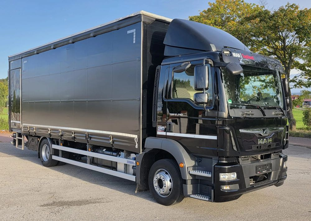 MAN TGM 12.290 / 15.290 / E6/ FIRANKA /BOCZNE DRZWI / BURTO-FIRANKA / 18PALET / WINDA / NISKI PRZEBIEG / 2018/ CAŁY NA PODUSZKACH / SERWISOWANY - Camion à rideaux coulissants: photos 2 MAN TGM 12.290 / 15.290 / E6/ FIRANKA /BOCZNE DRZWI / BURTO-FIRANKA / 18PALET / WINDA / NISKI PRZEBIEG / 2018/ CAŁY NA PODUSZKACH / SERWISOWANY - Camion à rideaux coulissants: photos 2