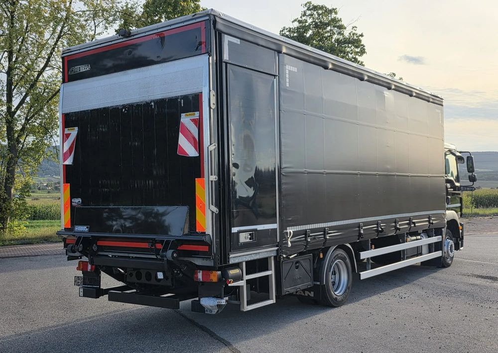 MAN TGM 12.290 / 15.290 / E6/ FIRANKA /BOCZNE DRZWI / BURTO-FIRANKA / 18PALET / WINDA / NISKI PRZEBIEG / 2018/ CAŁY NA PODUSZKACH / SERWISOWANY - Camion à rideaux coulissants: photos 5 MAN TGM 12.290 / 15.290 / E6/ FIRANKA /BOCZNE DRZWI / BURTO-FIRANKA / 18PALET / WINDA / NISKI PRZEBIEG / 2018/ CAŁY NA PODUSZKACH / SERWISOWANY - Camion à rideaux coulissants: photos 5