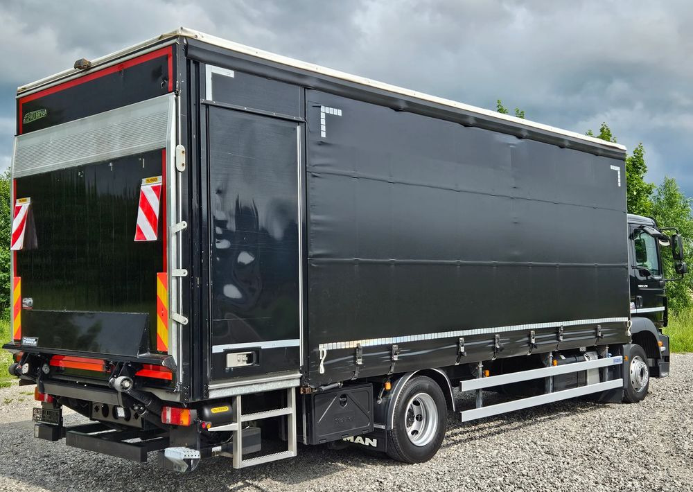 MAN TGM 12.290/15.290/E6/FIRANKA/BOCZNE DRZWI/BURTO-FIRANKA/18PALET/WINDA/NISKI PRZEBIEG/2018/CAŁY NA PODUSZKACH/SERWISOWANY - Camion à rideaux coulissants: photos 3 MAN TGM 12.290/15.290/E6/FIRANKA/BOCZNE DRZWI/BURTO-FIRANKA/18PALET/WINDA/NISKI PRZEBIEG/2018/CAŁY NA PODUSZKACH/SERWISOWANY - Camion à rideaux coulissants: photos 3