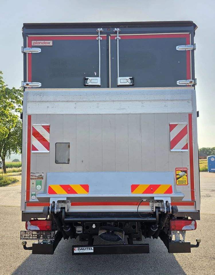 MAN TGM 15.290 / BURTO-FIRANKA / CAŁY NA PODUSZKACH /KLIMA POSTOJOWA / 2018R / NISKI PRZEBIEG / 18 PALET / E6 / JAK NOWY / WINDA / - Camion à rideaux coulissants: photos 5 MAN TGM 15.290 / BURTO-FIRANKA / CAŁY NA PODUSZKACH /KLIMA POSTOJOWA / 2018R / NISKI PRZEBIEG / 18 PALET / E6 / JAK NOWY / WINDA / - Camion à rideaux coulissants: photos 5