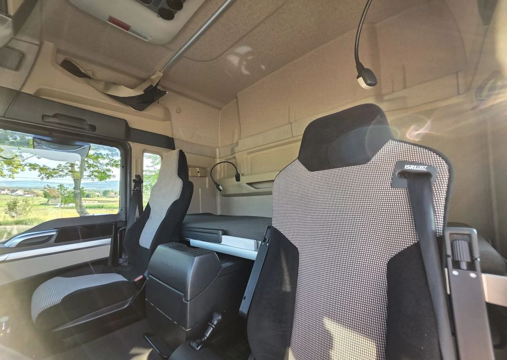 Crédit-bail de  MAN TGM 15.290 / BURTO-FIRANKA / CAŁY NA PODUSZKACH /KLIMA POSTOJOWA / 2018R /  NISKI PRZEBIEG / 18 PALET / E6 / JAK NOWY / WINDA / MAN TGM 15.290 / BURTO-FIRANKA / CAŁY NA PODUSZKACH /KLIMA POSTOJOWA / 2018R /  NISKI PRZEBIEG / 18 PALET / E6 / JAK NOWY / WINDA /: photos 23